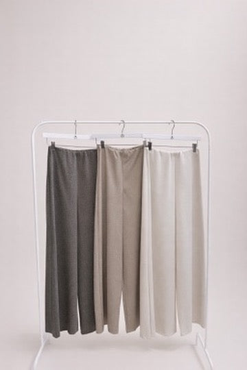 Pantalón Fluido de Corte Recto Beige Claro