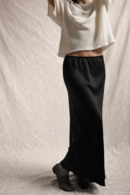 Falda Satinada Midi Negro