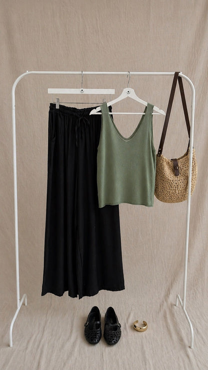 Pantalón fluido ligero negro con bolsillos – pierna ancha y cintura elástica