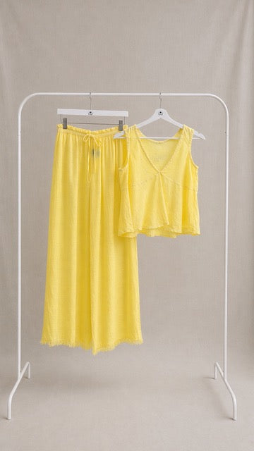 Top de Lino Estilo Minimalista con Escote en V Amarillo