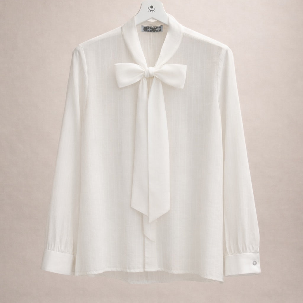Blusa Elegante con Lazo en el Cuello