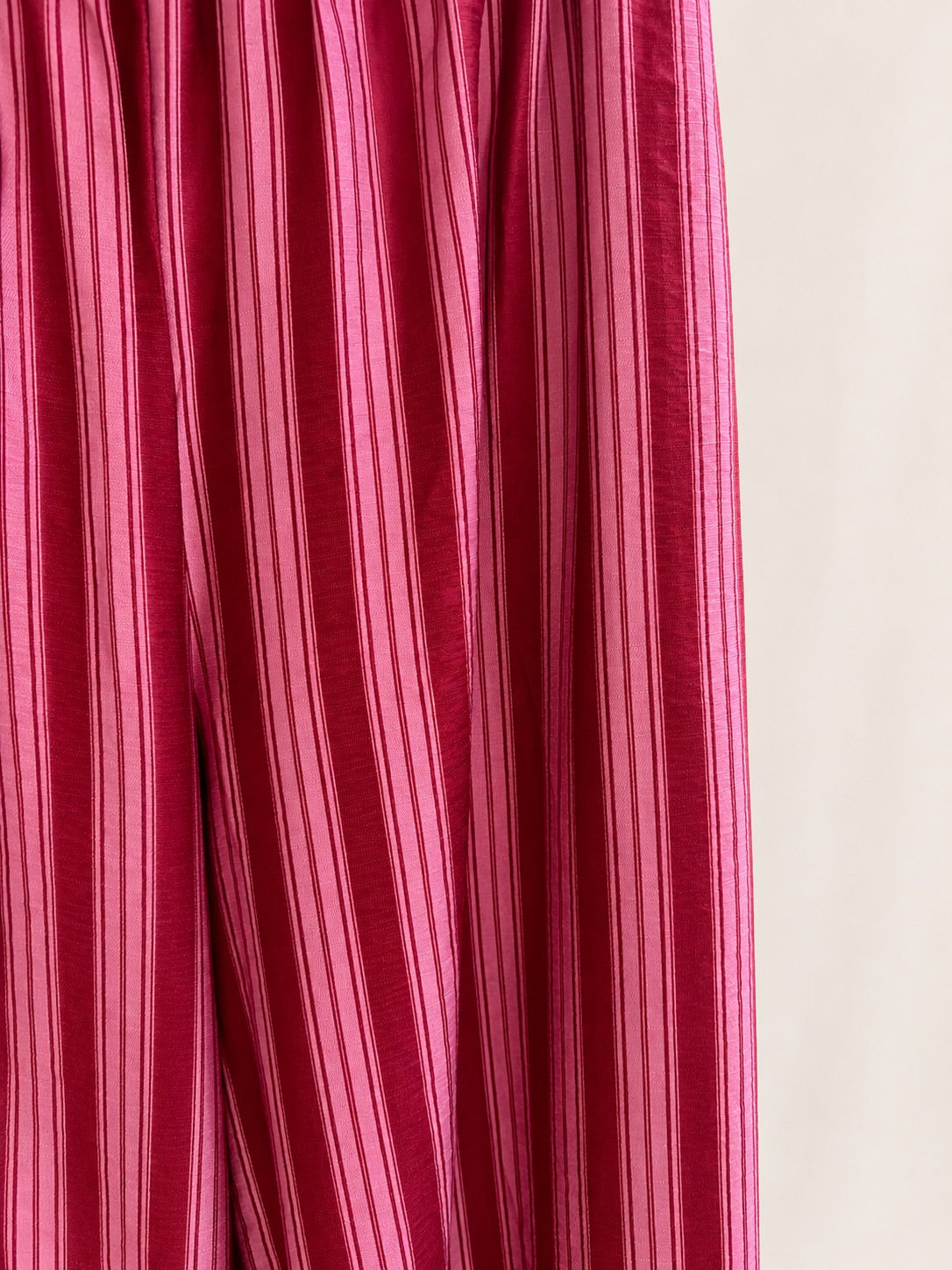 Pantalón Palazzo Rayas Fucsia | Fresco, Elegante y Moderno