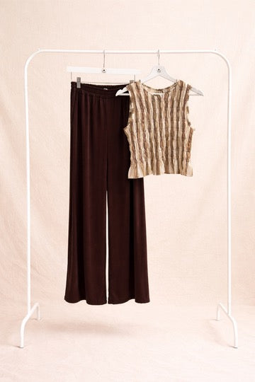 Pantalón marrón fluido de pierna ancha – cintura elástica cómoda