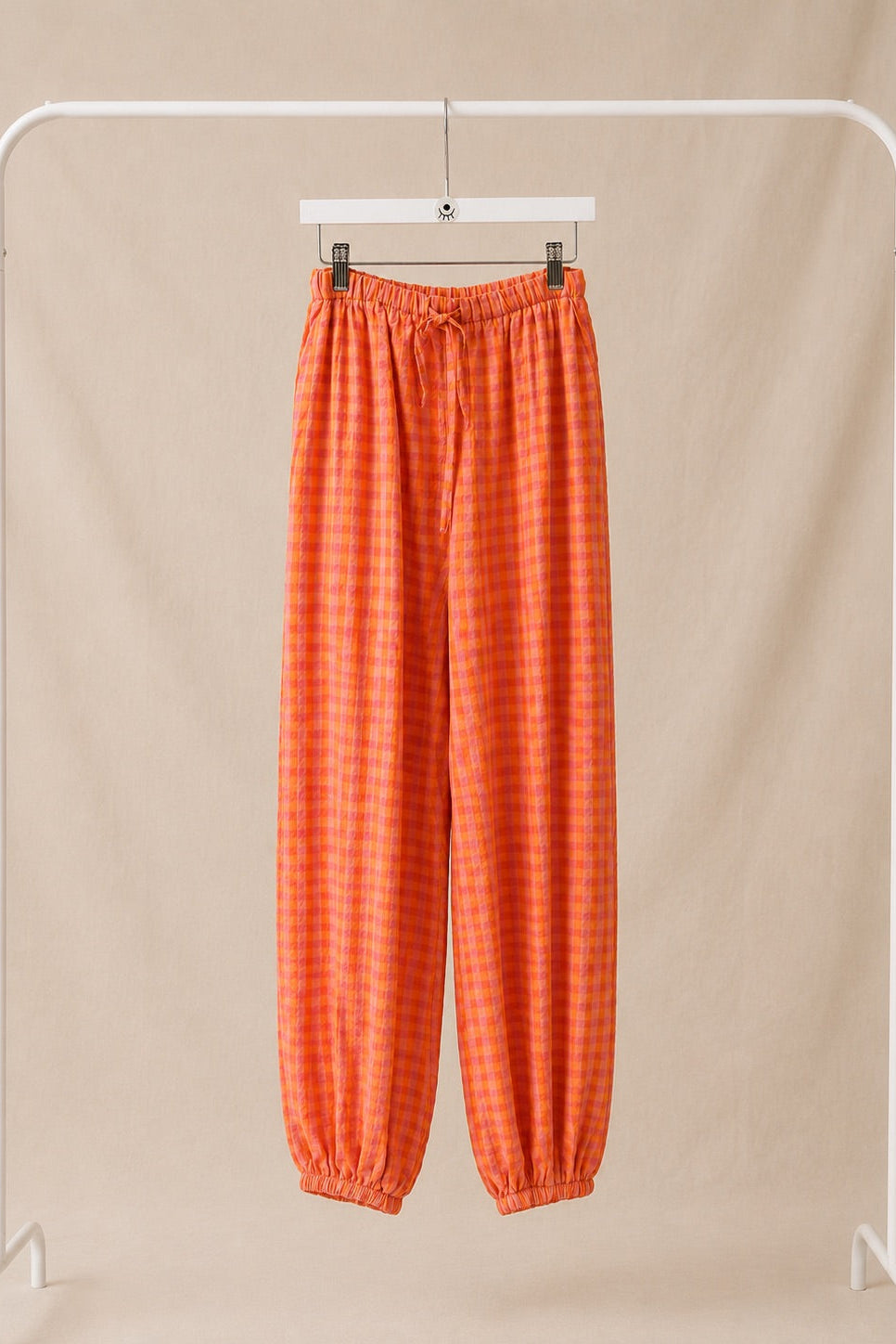 Pantalón Cuadros Rosa y Naranja | Fresco, Cómodo y Moderno