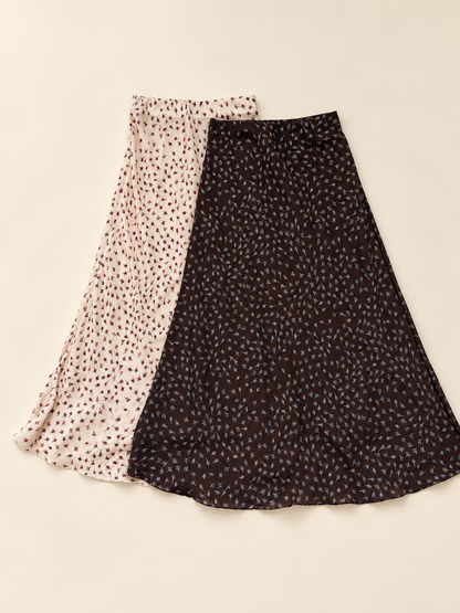 Falda midi fluida con estampado de flores pequeñas