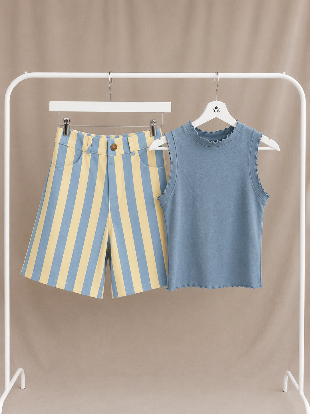 Pantalón Corto de Rayas Retro Azul y Amarillo | Short Verano Casual