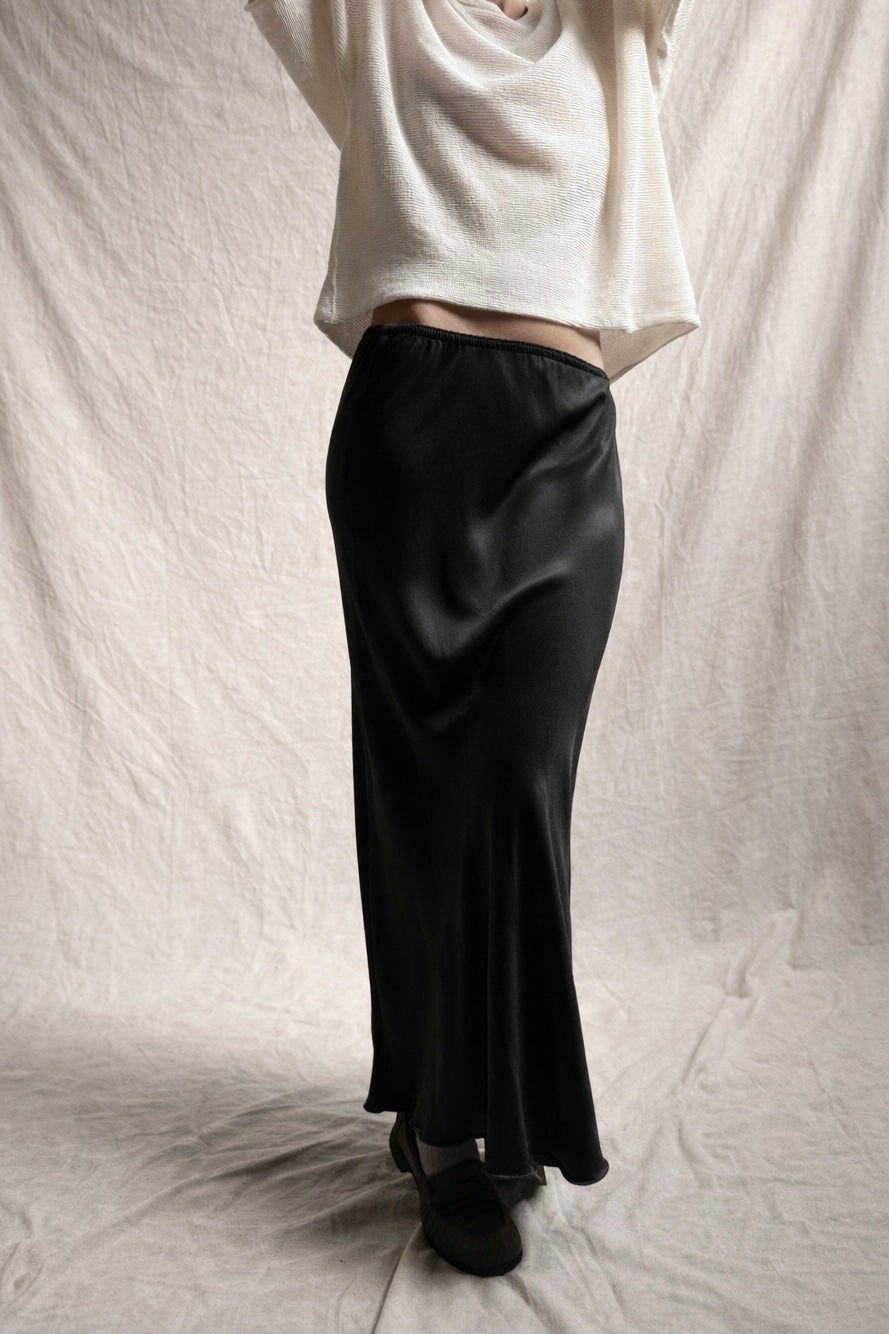 Falda Satinada Midi Negro