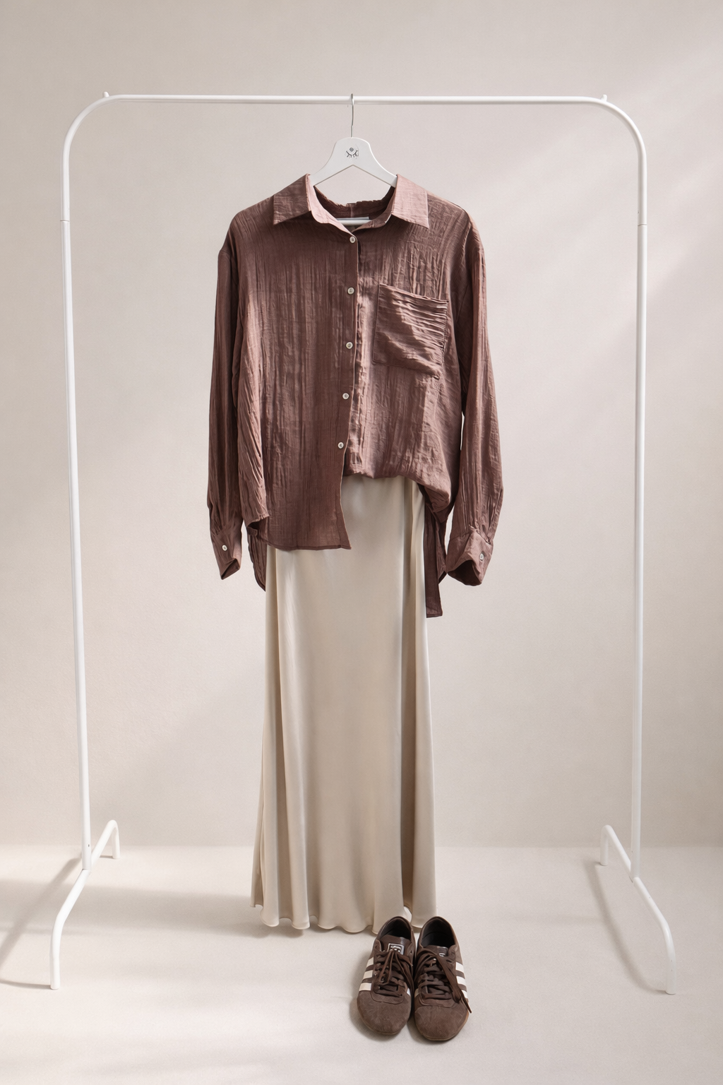 Falda Satinada Midi Beige