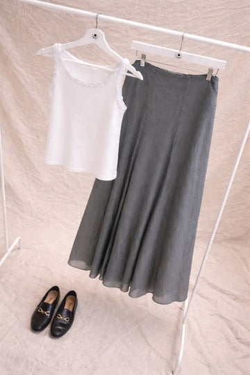 Falda Midi Blanca Fluida de Gasa Azul