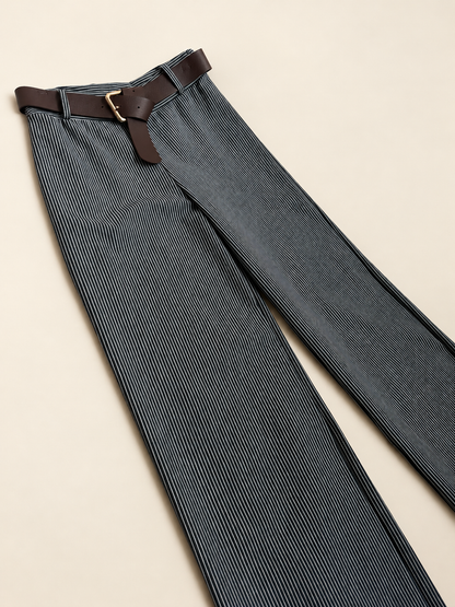 Pantalón ancho elástico de rayas con cinturón