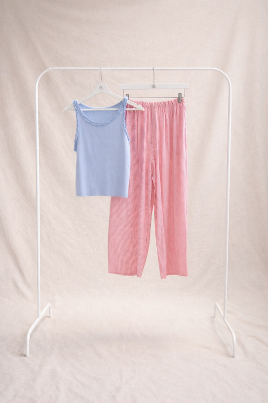 Top de Tirantes Azul con Detalle Fruncido