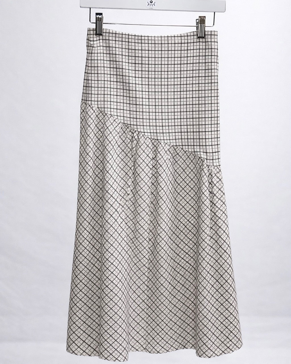 Falda Midi Cuadros con Vuelo Blanca
