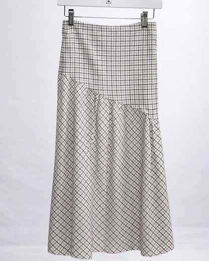 Falda Midi Cuadros con Vuelo Blanca