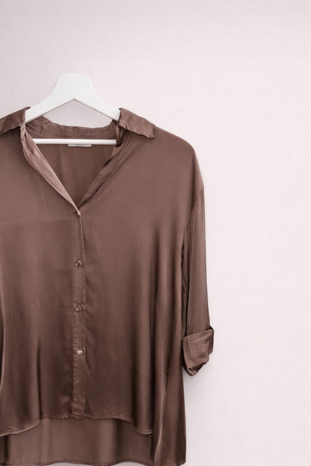 Camisa Oversize Satinada Marrón