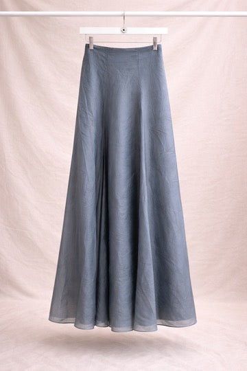 Falda Midi Blanca Fluida de Gasa Azul