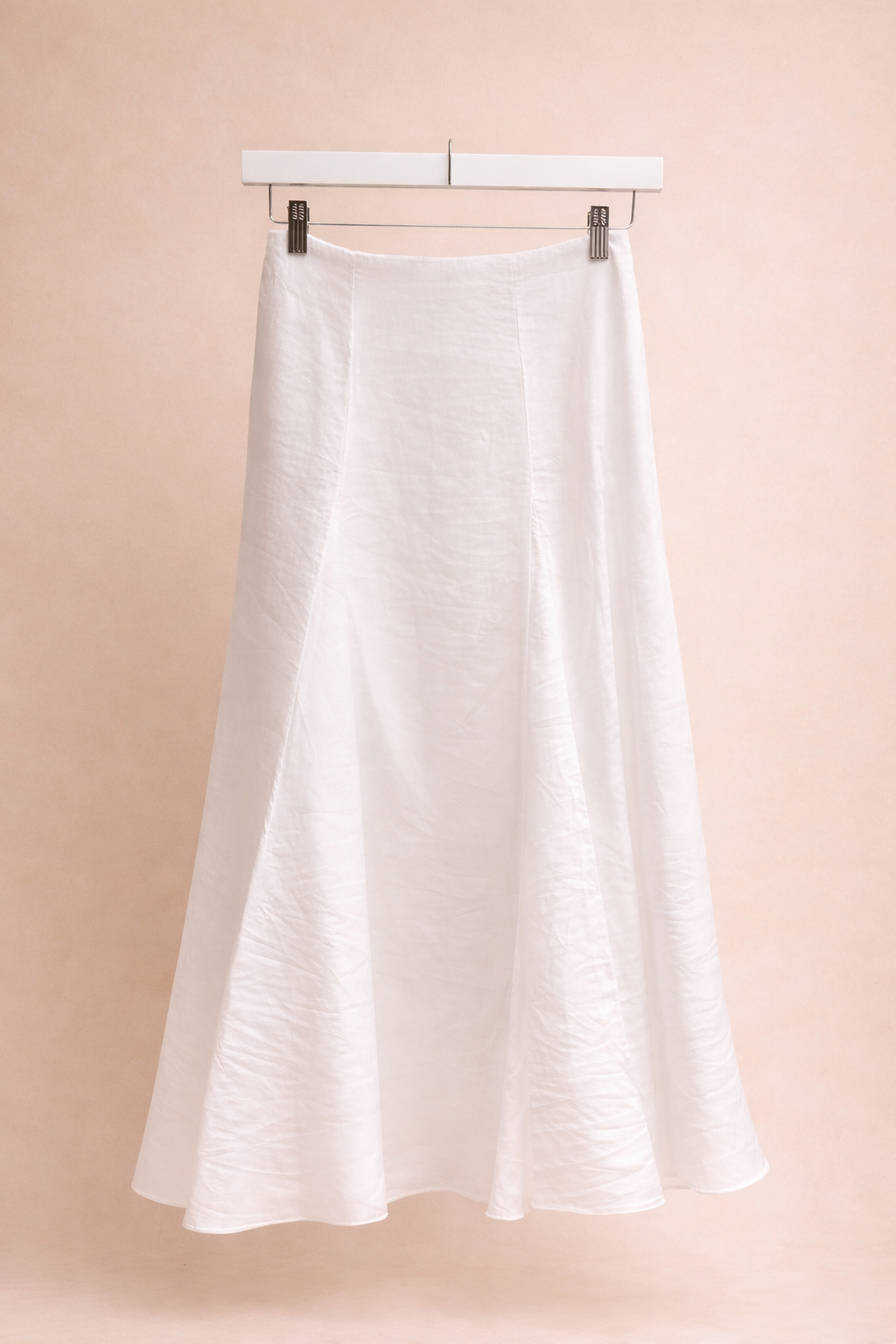 Falda Midi Blanca Fluida de Gasa Azul